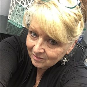 Meet your Posher, Debra